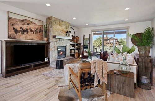 Alfalfa House | Juniper Mesa at Brasada - Brand new, Gorgeous Decor, Resort Pool and Private Hot Tub