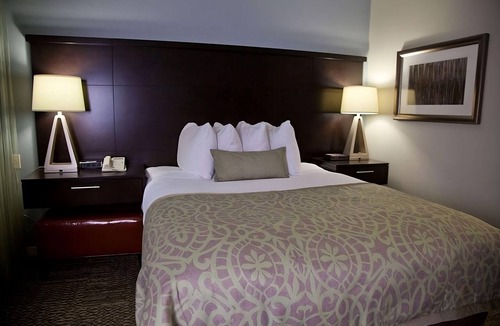 San Bruno Hotel | Just What You Were Looking For! Free Breakfast, Onsite Pool, Parking