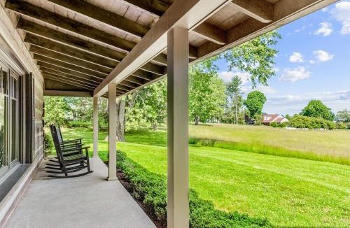 Flat Rock House | Justus Bluff