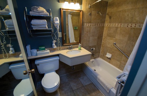 Grand Canyon Village Hotel | Kachina Lodge - Inside the Park