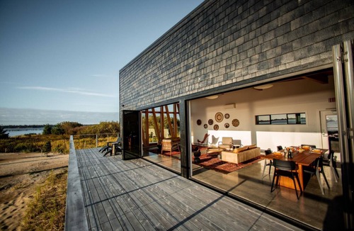 Coos Bay Cabin | Kamp Haus - Our Kamp Haus cabins are well appointed and cozy within an efficient layout designed for up to 2 guests to stay in comfort.