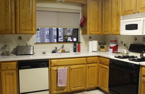 Arnold Cabin | Karock Lodge - w/Pool Access!