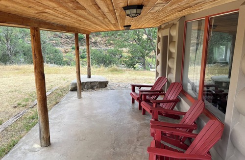 Three Rivers Cabin | Kaweah Riverside Retreat