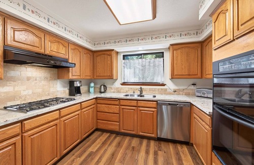 Ponderosa Palisades House | Keystone Lodge by Tahoe Getaways - 4BR near Downtown Truckee & Northstar!