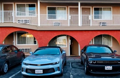 Ridgecrest Apartment | King Bed|Smoking|Ridgecrest CA