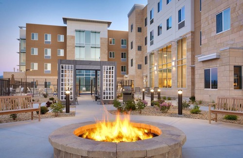 Lehi Condo | King Suite. Free Breakfast. Pool & Hot Tub. Gym. Great for Business Travelers!