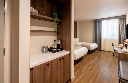 Wilshire Center Hotel | Kins Hotel