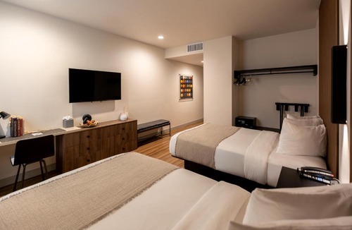 Wilshire Center Hotel | Kins Hotel