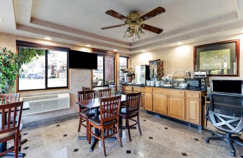 Madera Hotel | Knights Inn Madera