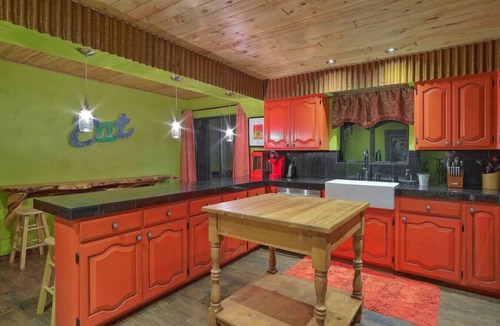 Pinetop Cabin | Kobey's Ski Lodge - Sleeps 33 - Theater Room - Game Room - Golf - Dogs Welcome