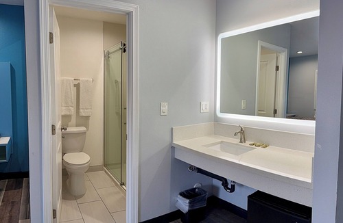 Sun Valley Hotel | La Casa Motel Burbank Airport - LA