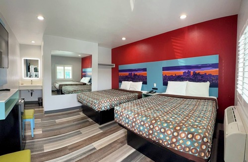 Sun Valley Hotel | La Casa Motel Burbank Airport - LA