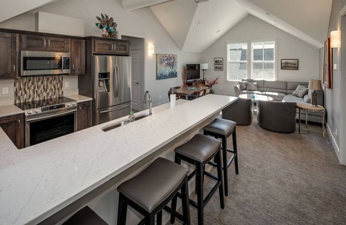 La Conner Apartment | La Conner, Tillinghast Residence E #401