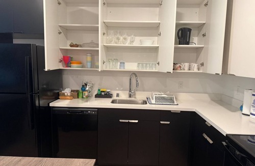 Little Tokyo Apartment | LA Escape: Stylish 2BR King Suite in Vibrant Little Tokyo