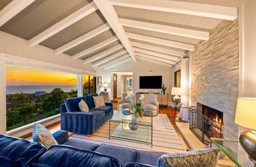 Country Club House | La Jolla Hilltop Haven with Ocean Views and Spa
