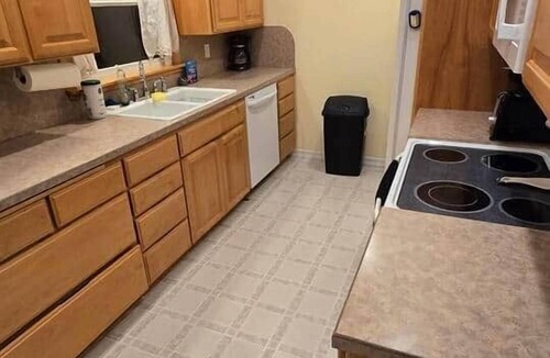 Albany Apartment | La Maison | 2BR Albany Apt | King Bed & Breakfast