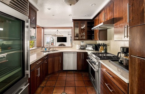Sherman Oaks House | LA Private Estate-Tennis Court/Pool/Jacuzzi