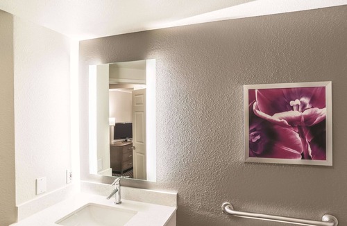 Woodlands Village Hotel | La Quinta Inn & Suites by Wyndham Flagstaff