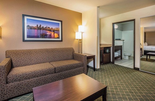 Parkrose Hotel | La Quinta Inn & Suites by Wyndham Portland Airport