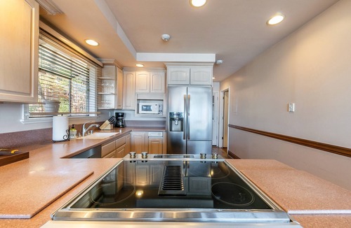 Tahoe Vista House | Lake Escape - Beautiful Lakefront, Pier, Buoy, Private Hot Tub