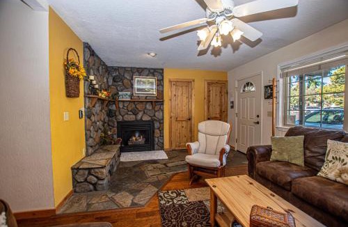 Lake Forest House | Lake Forest Glen # 142