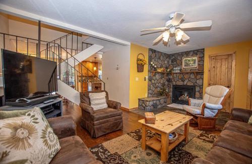 Lake Forest House | Lake Forest Glen # 142