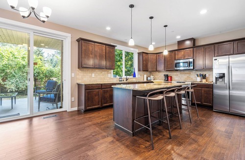 Lake Forest Park House | Lake Forest Retreat w/Indoor & Outdoor Fireplaces