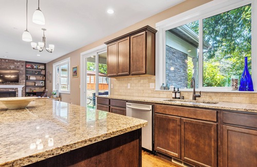 Lake Forest Park House | Lake Forest Retreat w/Indoor & Outdoor Fireplaces
