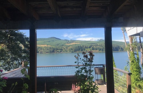 Lowell House | Lake Front - incredible views of Dexter Lake and only 22 minutes to U of O!