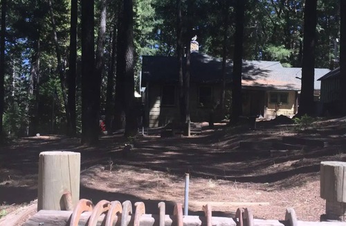 Potter Valley Cabin | Lake Pillsbury/Hull. Mt.Cabin Studio w/bath&deck