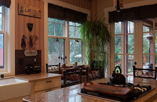 Amanda Park House | Lake Quinault, gateway to Olympic Peninsula and Olympic National Park