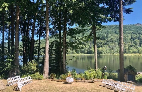 Mount Vernon House | Lake Sixteen Retreat - nForage & bird watch on site!