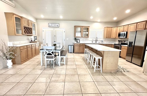 Lake Havasu City House | LAKE VIEW, Pool & Spa, DUAL MASTERS, near London Bridge & the channel