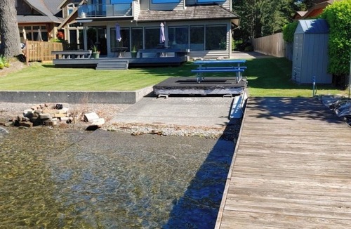 Bellingham House | Lake Whatcom waterfront home with panoramic views.