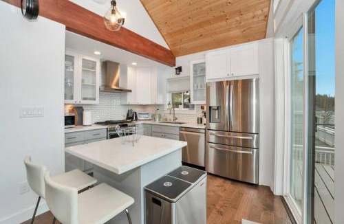 Warm Beach House | Lakefront Escape with Fire Pit and Views