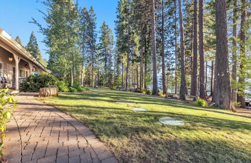East Shore Cabin | Lakefront Lake Almanor Resort, Dorado Inn Cabin #4