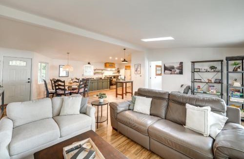 Clear Lake House | Lakefront Mount Vernon Home w/Private Dock!