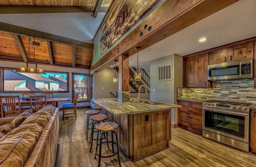 South Lake Tahoe House | Lakeside Haven by Heavenly Sand