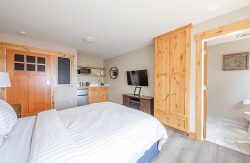 Kings Beach Apartment | Lakeside Hotel room #5 in Kings Beach