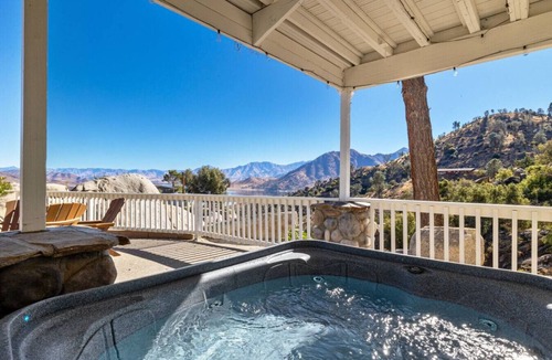 Wofford Heights House | Lakeside Paradise Getaway|Hot Tub| Fire pit| Views
