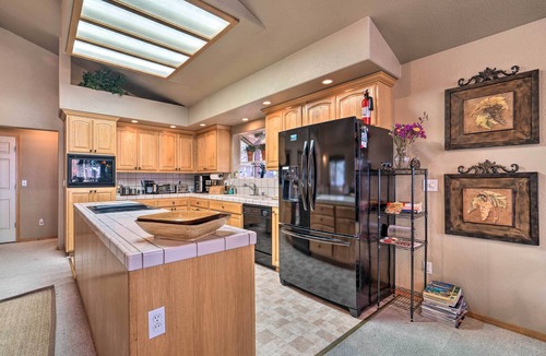 Al Tahoe House | Lakeside Tahoe Getaway - Ski, Hike & Swim!