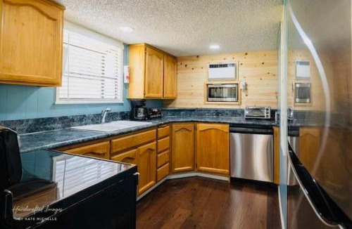 Wishon Apartment | Lakeview Haven - Boat Slip - Dog Friendly - Sleeps 16
