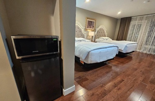 Central Houghton Hotel | Lakeview Hotel