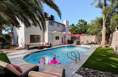 Las Vegas House | Lamore Boutique