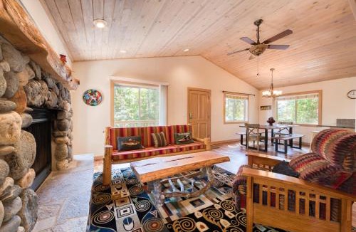 Brockway House | Landfall on the North Shore - Fenced Yard, Walking Distance to Lake
