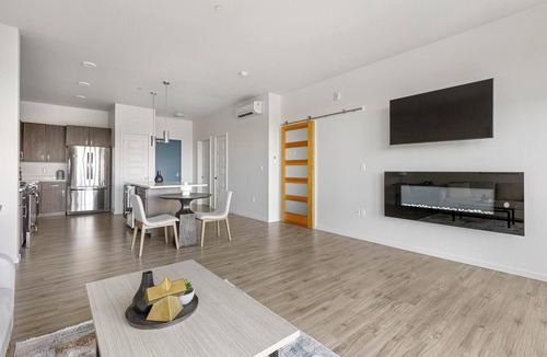 Hayden Island Apartment | Landing | Amazing 1BD, Gym, Clubhouse
