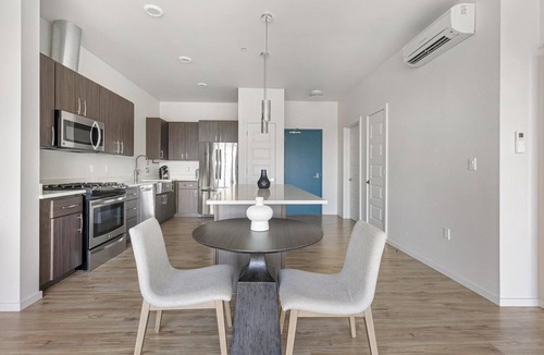 Hayden Island Apartment | Landing | Amazing 1BD, Gym, Clubhouse
