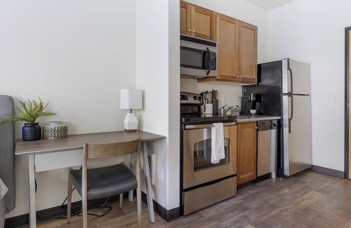 Pearl District Apartment | Landing | Amazing Studio, Courtyard, Gym