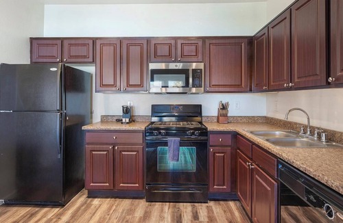 Sunrise Manor Apartment | Landing | Amazing 1BD, Gym