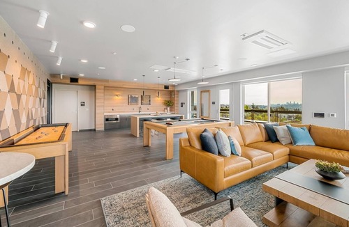 Crown Hill Apartment | Landing | Beautiful 1BD, Gym